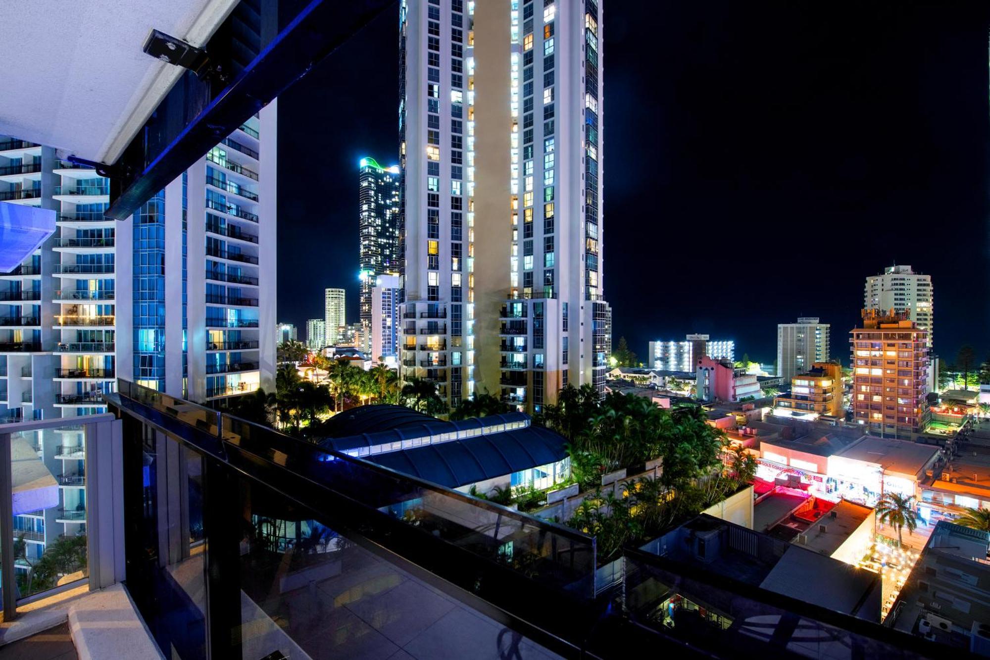 גולד קוסט Ocean View Apartments With Balcony - Circle On Cavill - Central Location! - Self Contained & Privately Managed מראה חיצוני תמונה