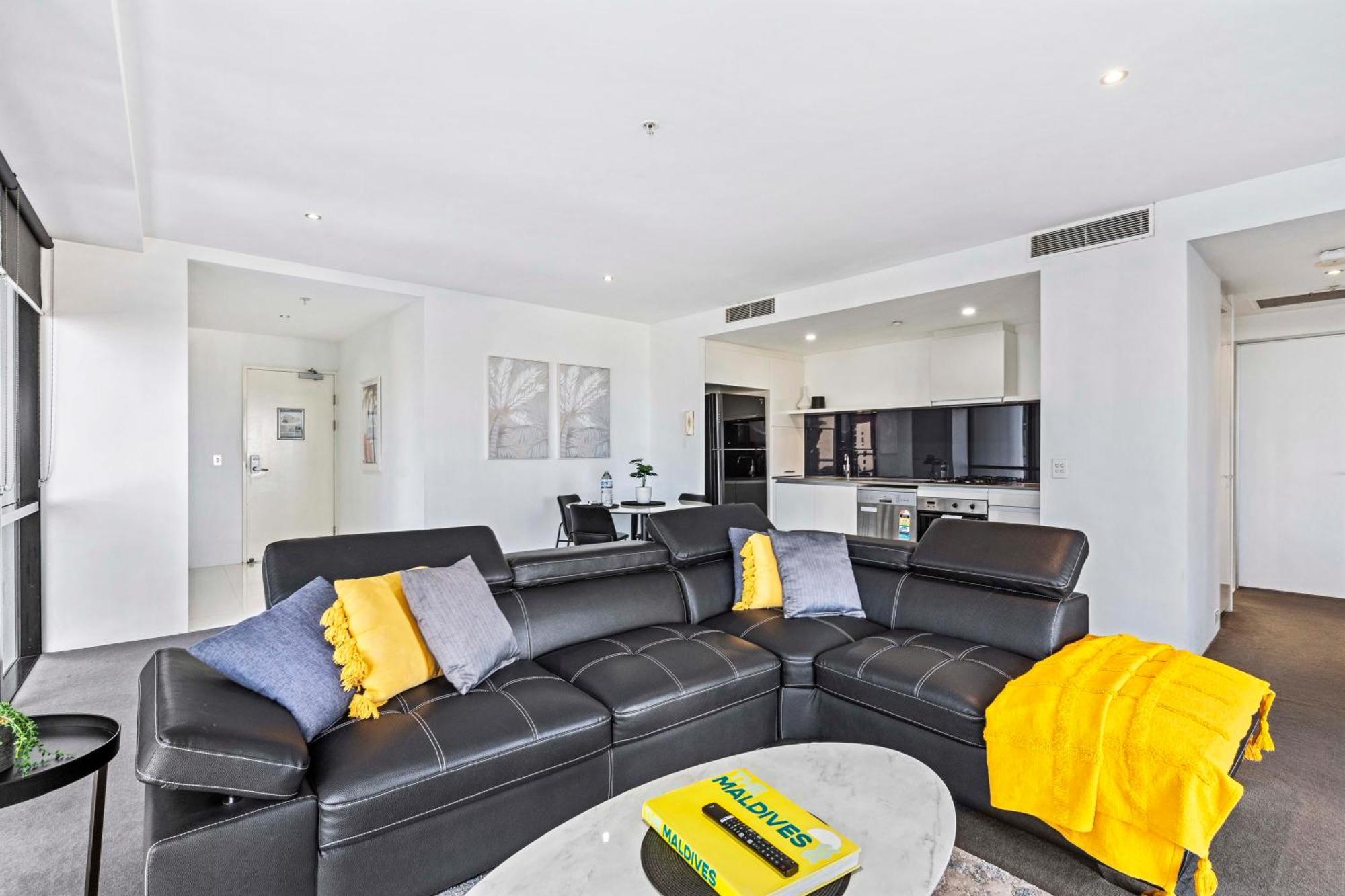 גולד קוסט Ocean View Apartments With Balcony - Circle On Cavill - Central Location! - Self Contained & Privately Managed מראה חיצוני תמונה