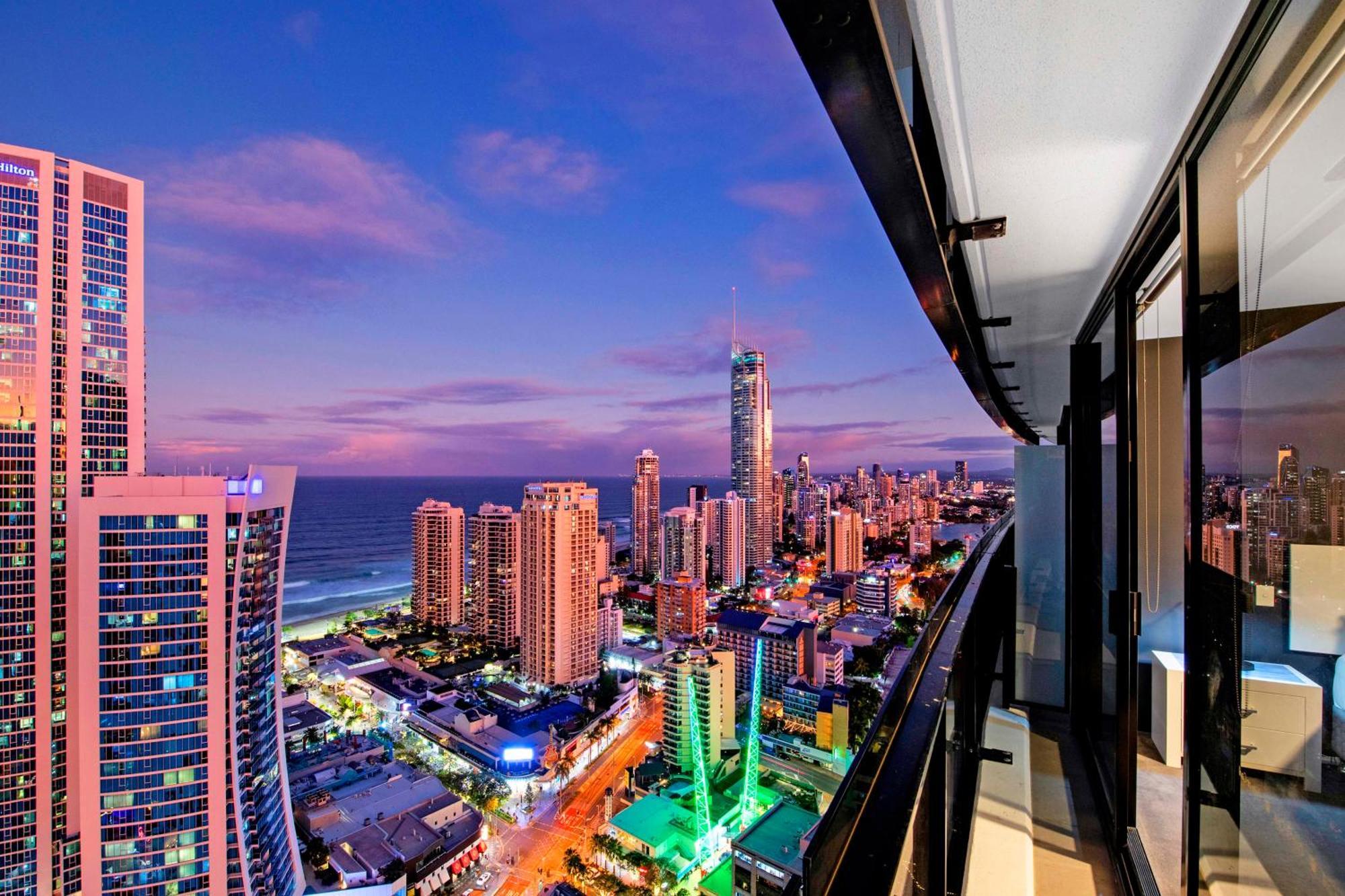 גולד קוסט Ocean View Apartments With Balcony - Circle On Cavill - Central Location! - Self Contained & Privately Managed מראה חיצוני תמונה