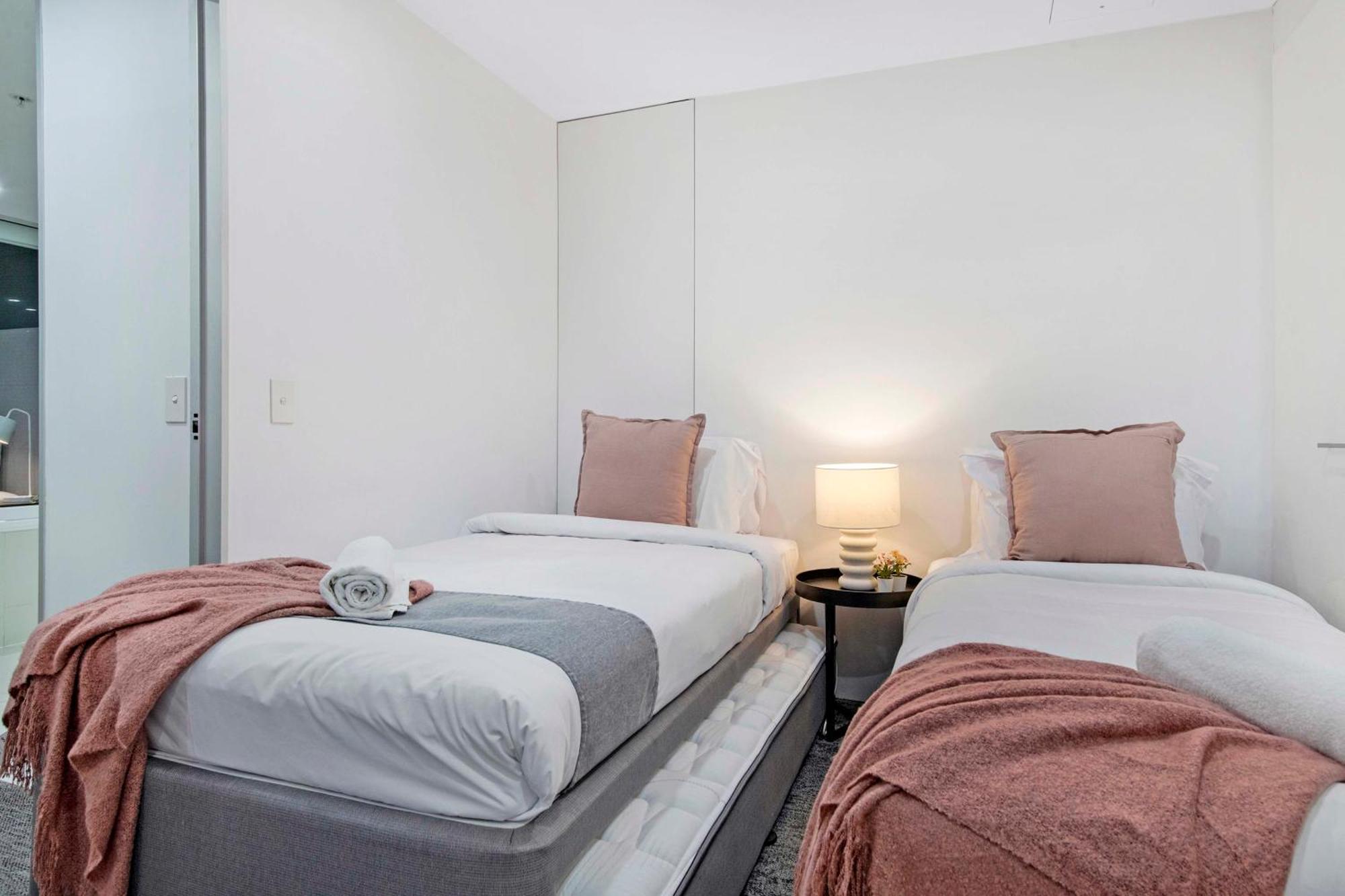 גולד קוסט Ocean View Apartments With Balcony - Circle On Cavill - Central Location! - Self Contained & Privately Managed מראה חיצוני תמונה